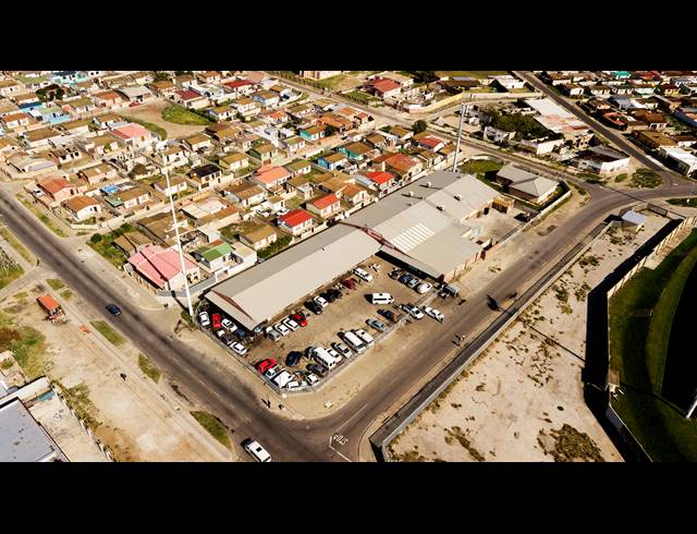 1,705M² BUSINESS FOR SALE IN KWAZAKHELE